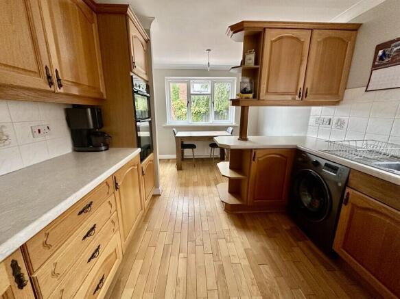 3 bed Detached Bungalow for sale Image 6