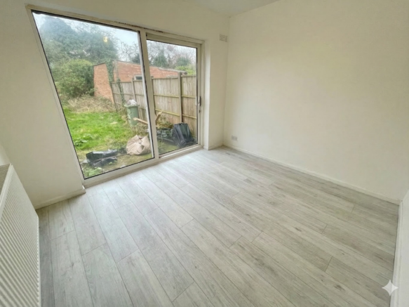 Wilsden Avenue, Luton, Bedfordshire, LU1 5HP photo 4