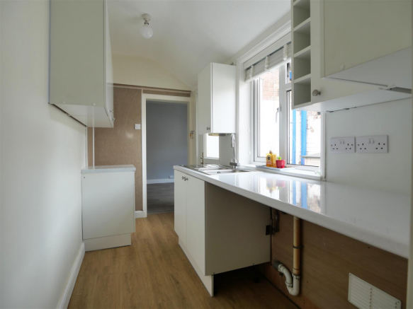 3 bed Terraced for sale Image 5