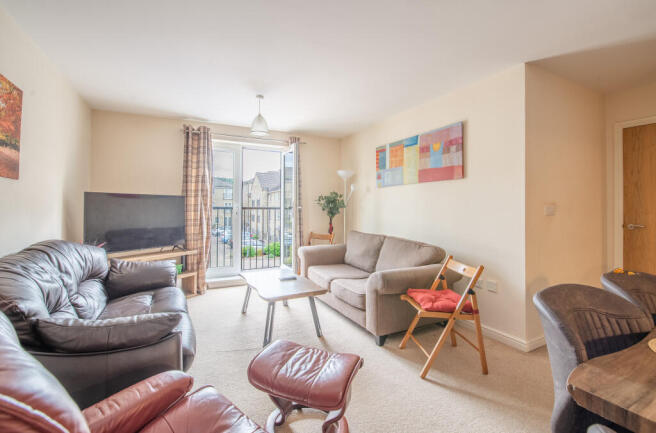 2 bed Apartment for sale Image 4