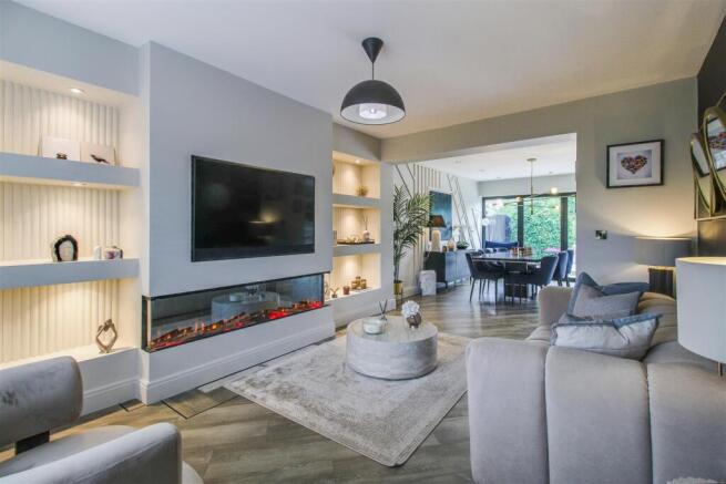 4 bed Detached for sale Image 8