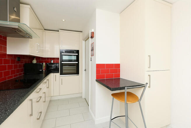 4 bed Detached for sale Image 7