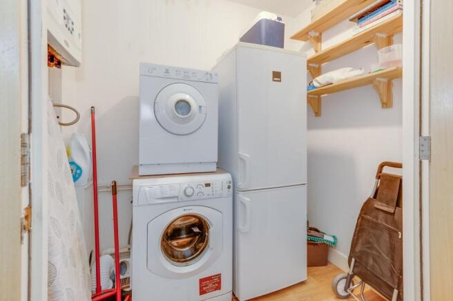 2 bed Flat for sale Image 11