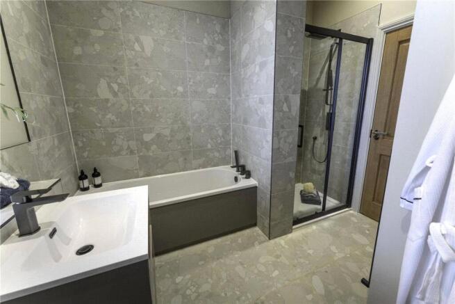 4 bed Semi-Detached for sale Image 11
