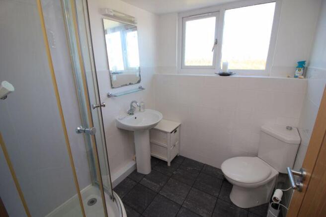 f/f shower room