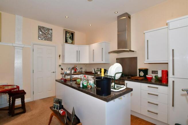 Lounge/ Kitchen/ Dining Area