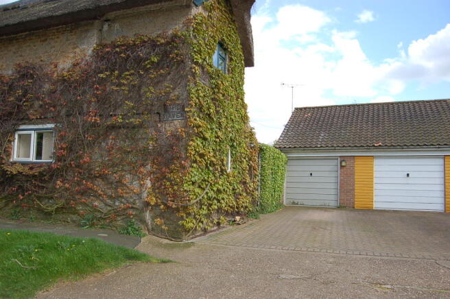 Garage & Parking