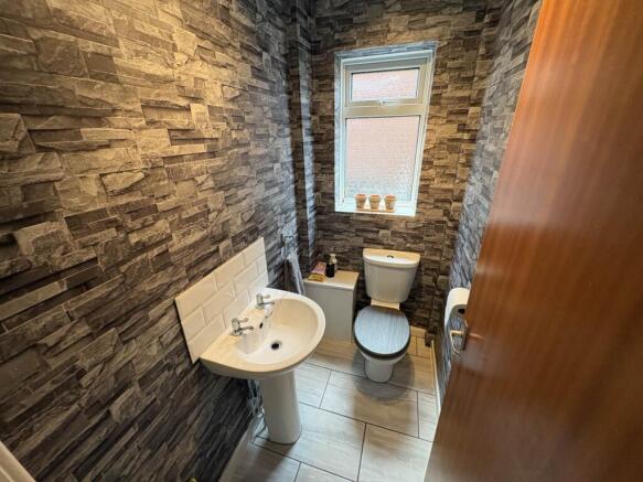 4 bed Detached for sale Image 12