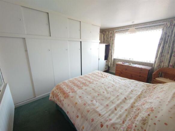 Bedroom 1.jpg