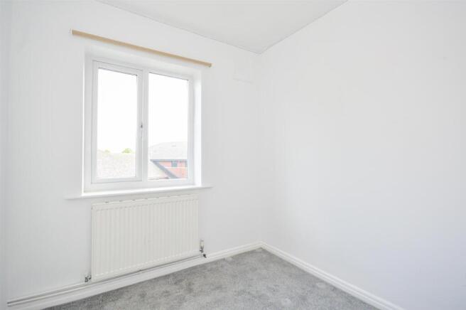 3 bed Flat for sale Image 7