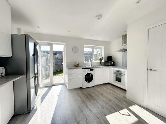KITCHEN/DINING ROOM