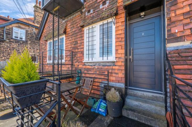 2 bed Flat for sale Image 5