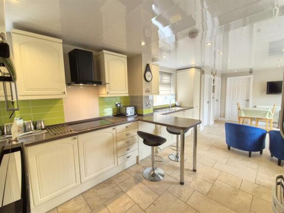 Fitted Kitchen/Diner