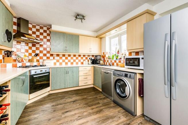 Kitchen / Dining Roo