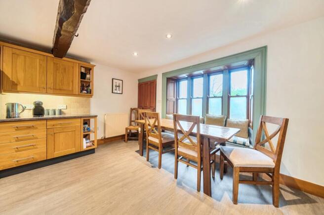 4 bed Semi-Detached for sale Image 9