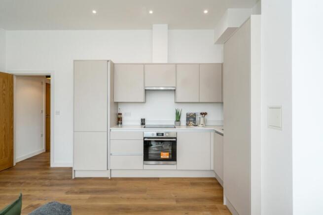 25_30_TheCauseway...