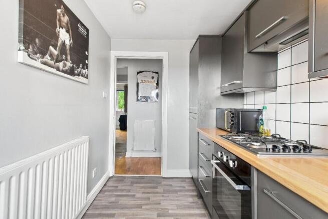 2 bed Apartment for sale Image 6
