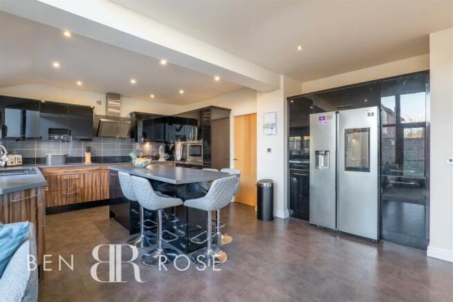 Kitchen/Breakfast/Family Room
