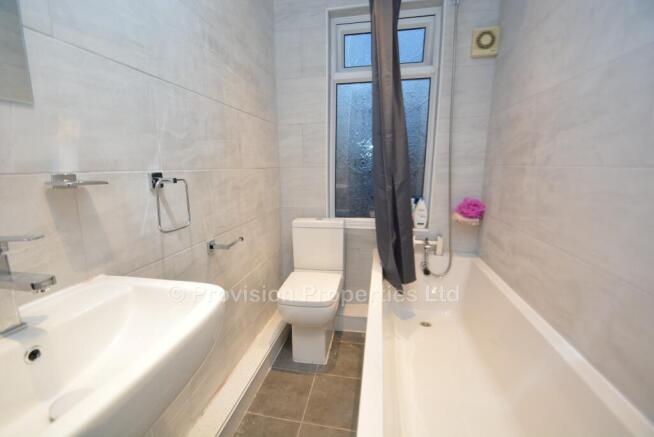 6 bed Terraced to rent Image 5