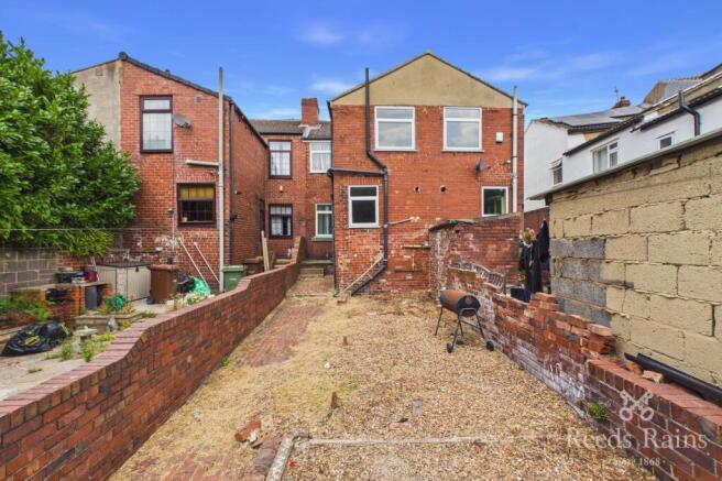 3 bed Terraced to rent Image 12