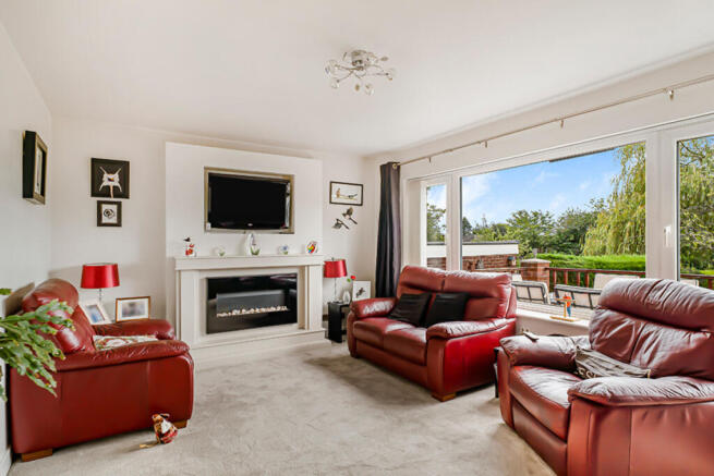4 bed Detached for sale Image 7