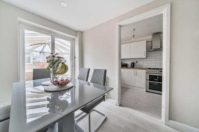 1395993-7-69822b9...