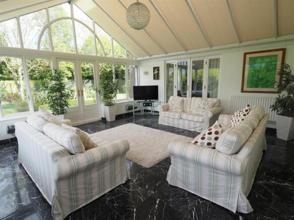 Superb Conservatory 617