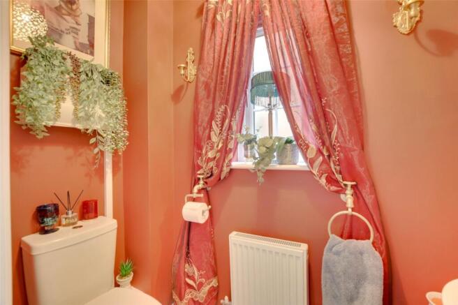 3 bed Semi-Detached for sale Image 7