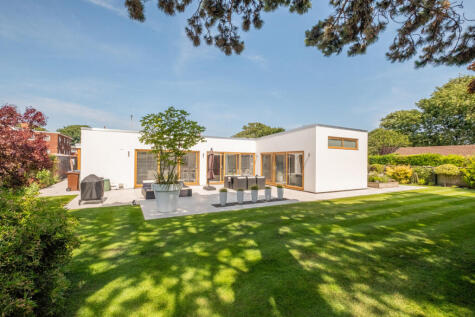 Clifton Drive, Lytham, FY8