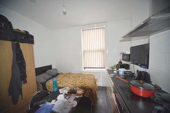 1 bed Apartment to rent Image 6