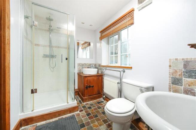 Ensuite2.jpg