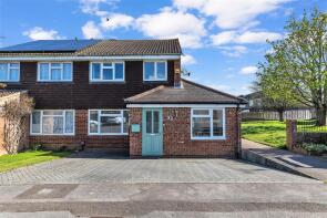 32, Sycamore Avenue, Horsham RH12 4TS