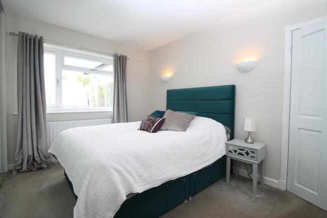 2 bed Semi-Detached Bungalow for sale Image 5