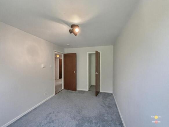 2 bed Flat for sale Image 12