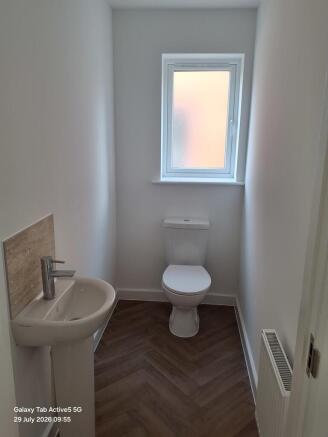 3 bed Semi-Detached to rent Image 8