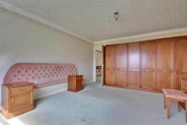3 bed Detached Bungalow for sale Image 9