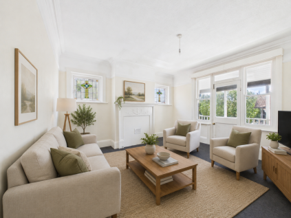Old Shoreham Road, Hove, BN3 6ET