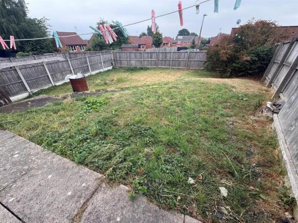 4 bed Semi-Detached for sale Image 8