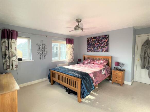 BEDROOM 1: