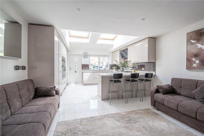 3 bed Terraced for sale Image 8