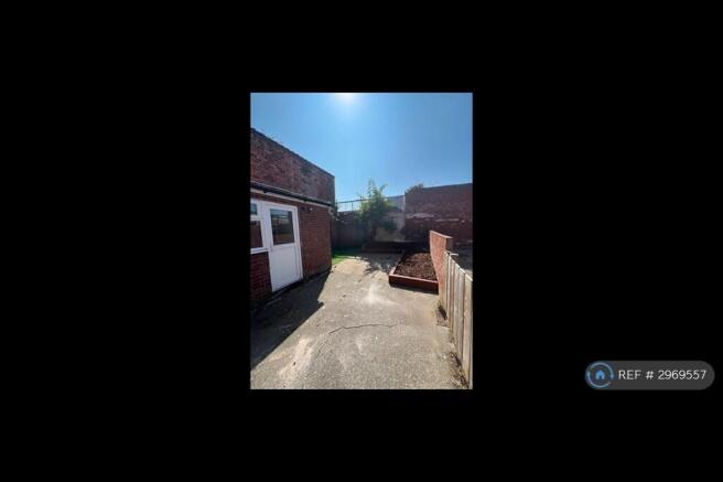 3 bed End of Terrace to rent Image 8