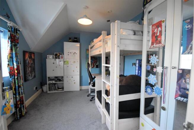 Bed 2.jpg