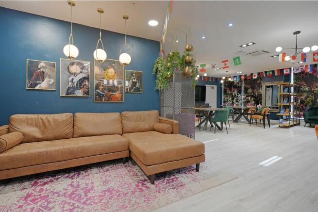 4 bed Apartment to rent Image 6