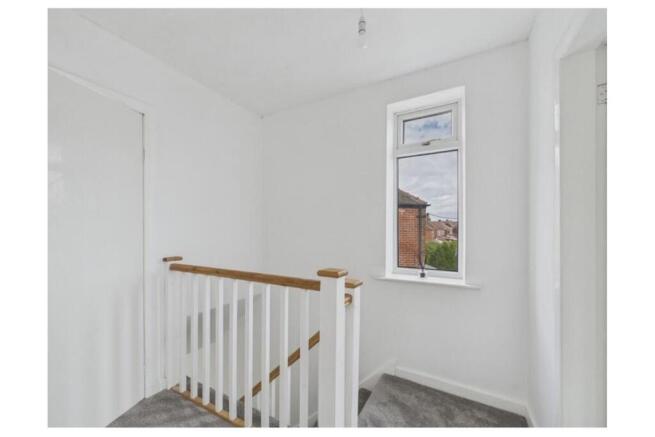 3 bed Semi-Detached for sale Image 8