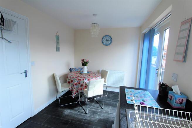 Kitchen Diner (1)