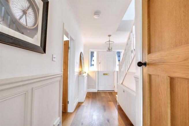 Woodland Grove, Beeston, Nottingham photo 4