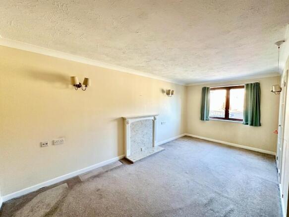 2 bed Apartment for sale Image 4