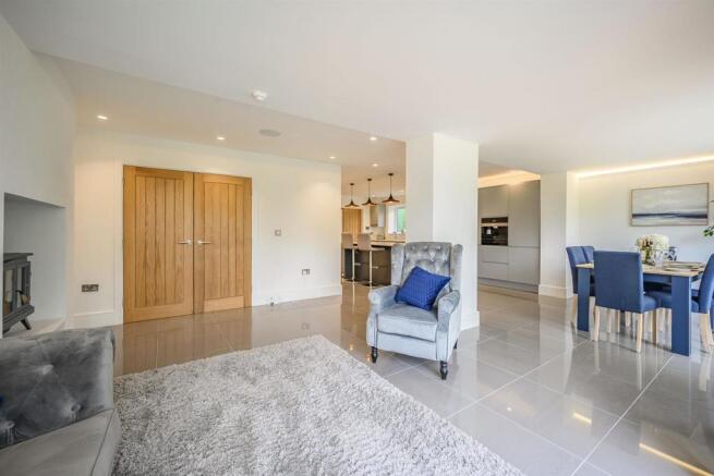 8502843-interior35.jpg