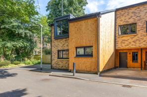 15, Queens Drive Lane, Glasgow G42 8BD