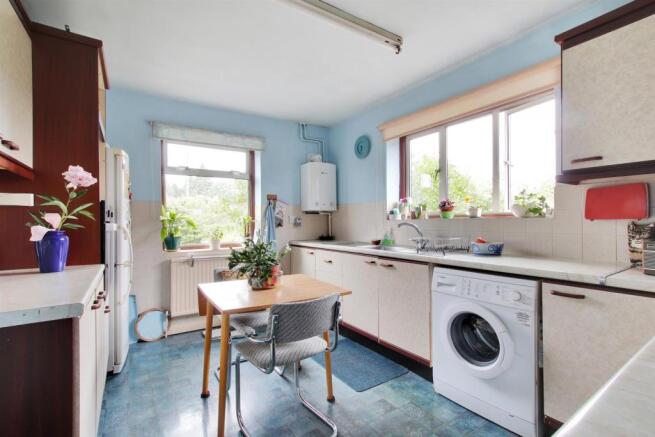 Kitchen 1.jpg